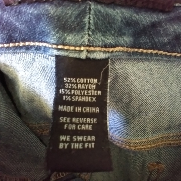 Torrid Denim Jeans Womens Size 20S Slim Fit Tappered Leg Reg Fit Zip - Picture 9 of 10